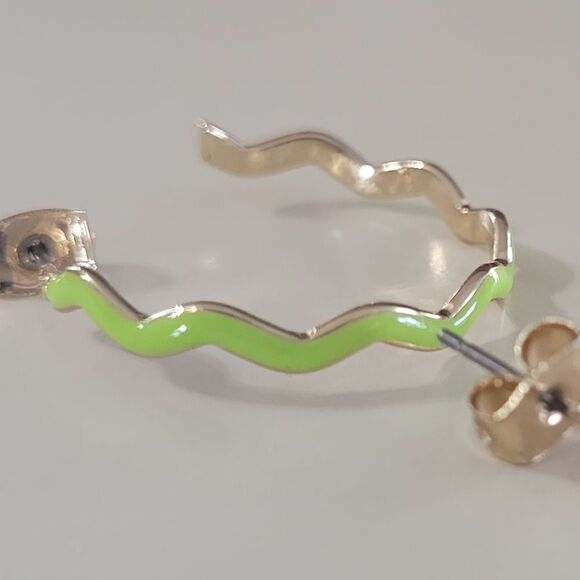 aerie Gold and Green Wavy Hoop Earrings - Picture 3 of 8